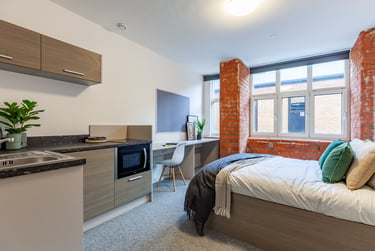 Bronze Plus Studio at Radford Mill, 150 Ilkeston Road, Radford, Nottingham, NG73PB - Image 1